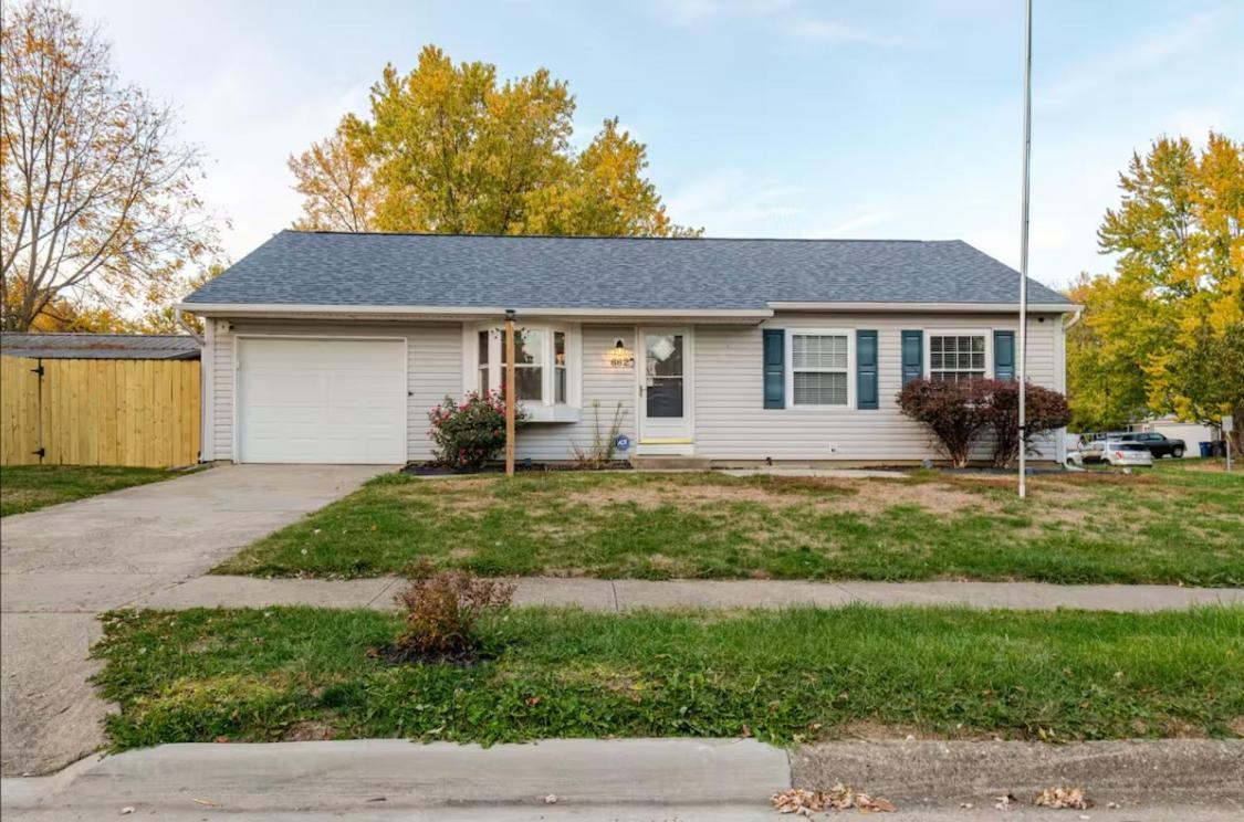 Ranch - 3 Bed - Hot Tub - King Bed - Fenced - Pets - Kids - Wifi *